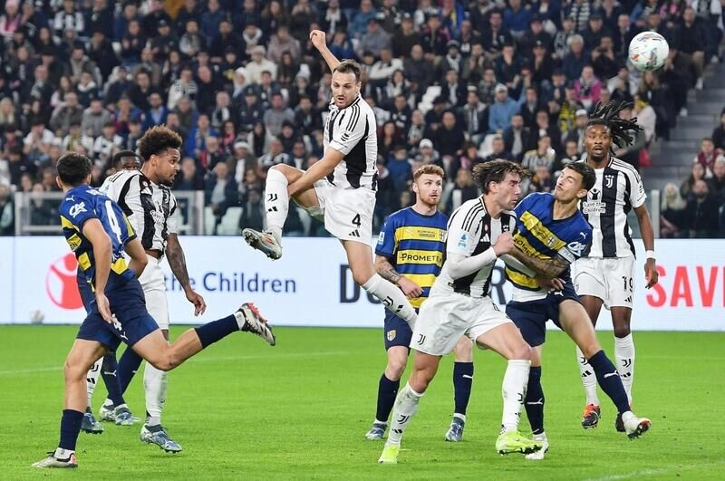 Parma vs Juventus - Lão Bà tiếp đà thăng hoa