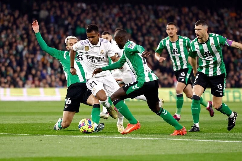 Real Madrid vs Real Betis: Không dễ cho Kền Kền